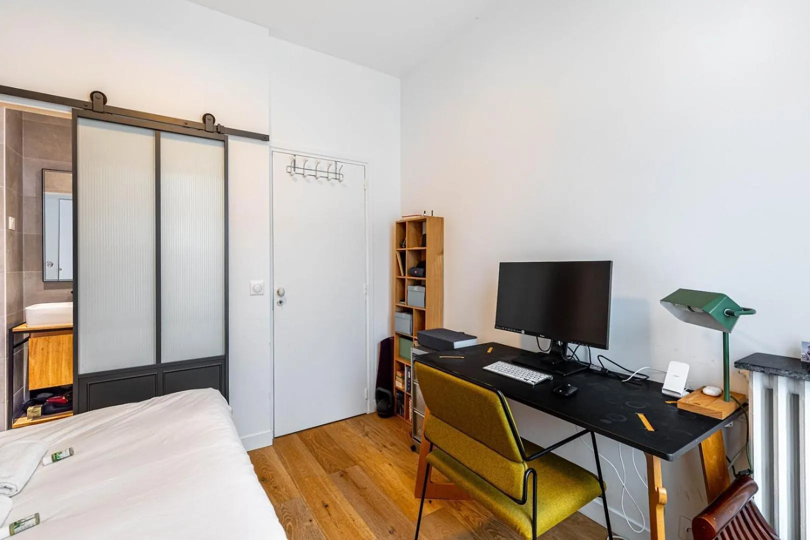 Guestready - Bright Retreat With A Terrace Paris